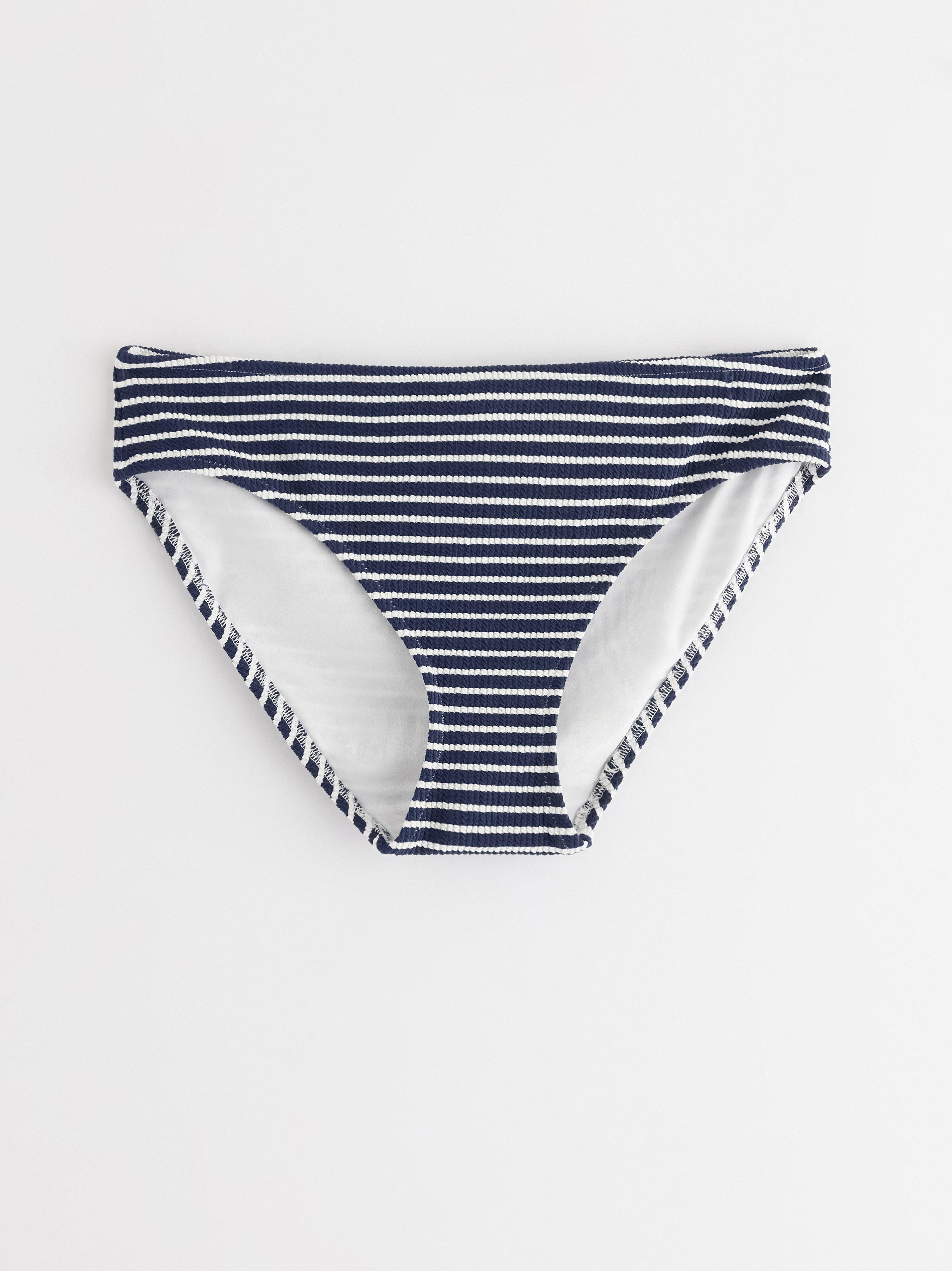Rypytetyt bikinihousut