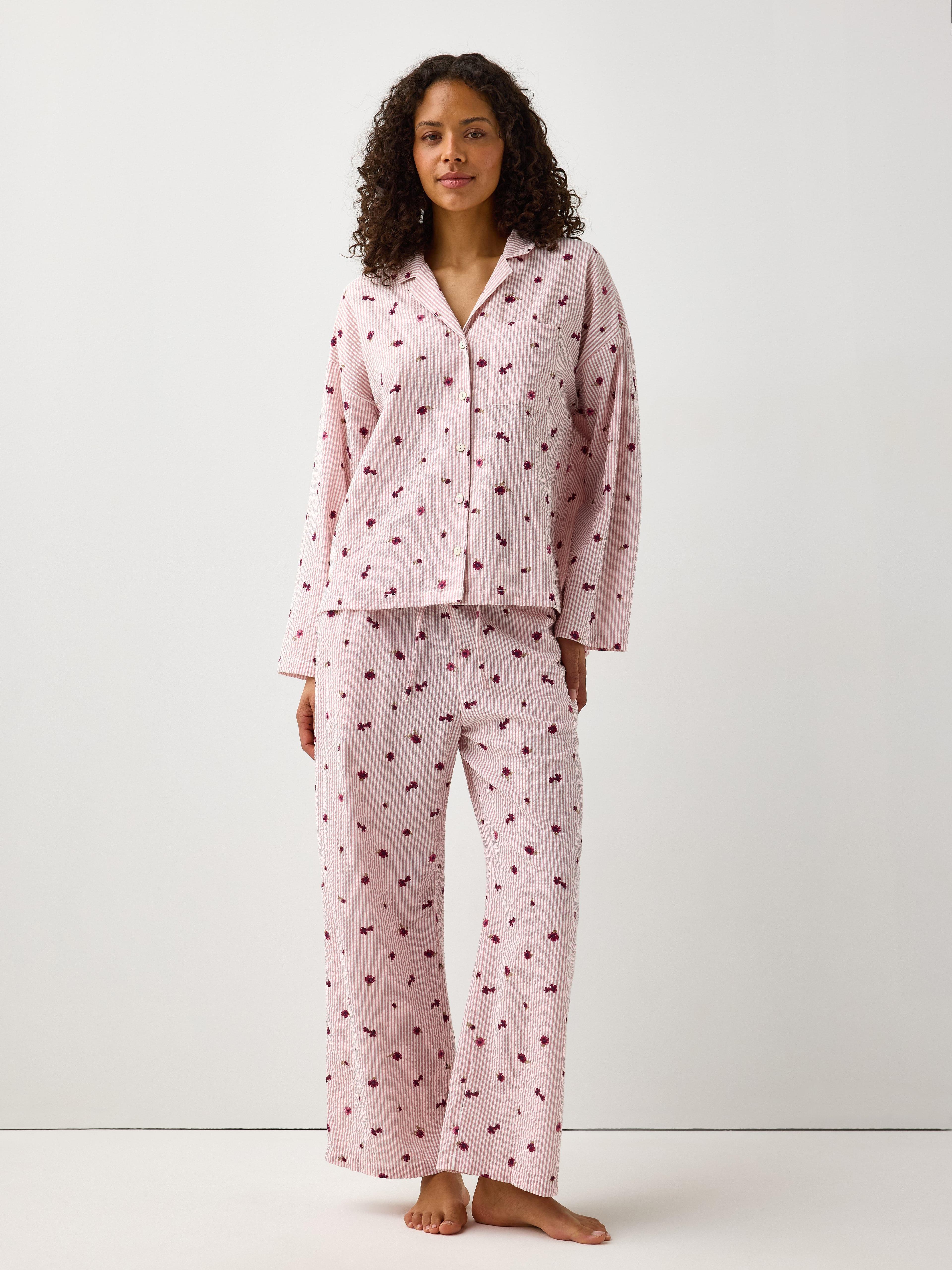 Vajaamittaiset pyjamahousut puuvillakrepistä
