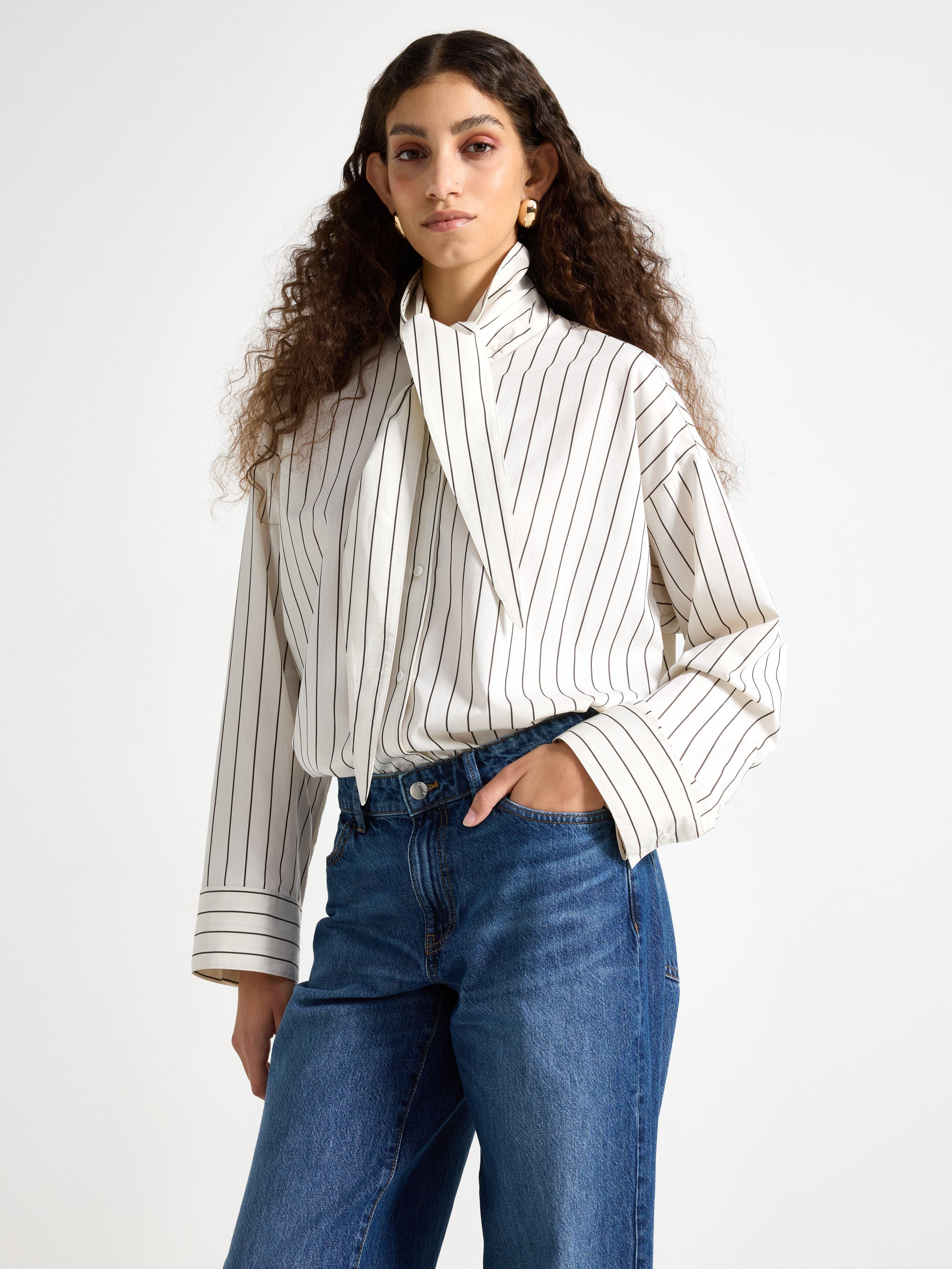 Paita jossa solmittava nauha niskassa -70%