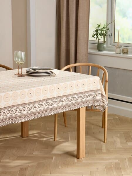 Pöytäliina BRUNMYRAK 140x240 latte/ruskea -43%