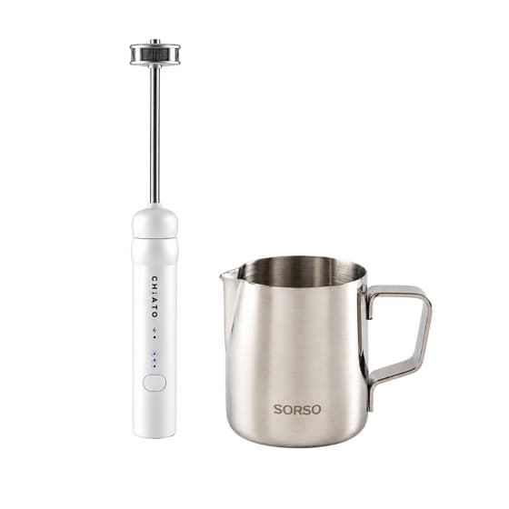 CHiATO nanoPLAY -maidonvaahdotin ja SORSO Barista -maitokannu (350 ml) -setti – valkoinen