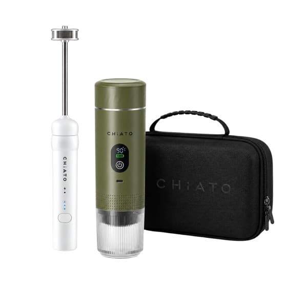 CHiATO nanoPLAY -maidonvaahdottimen ja kannettavan brewPLAY Smart Traveller -espressokeittimen setti – valkoinen ja vihreä