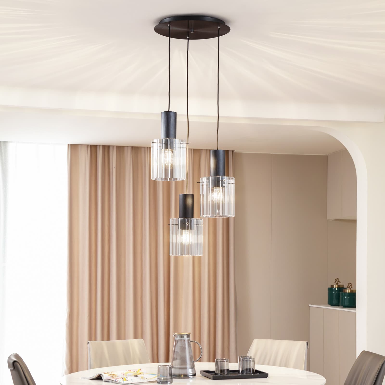 Eirian 3 Cluster Riippuvalaisin Clear/Black - Lucande - Olohuone - Moderni - Lasi - Monilamppuinen
