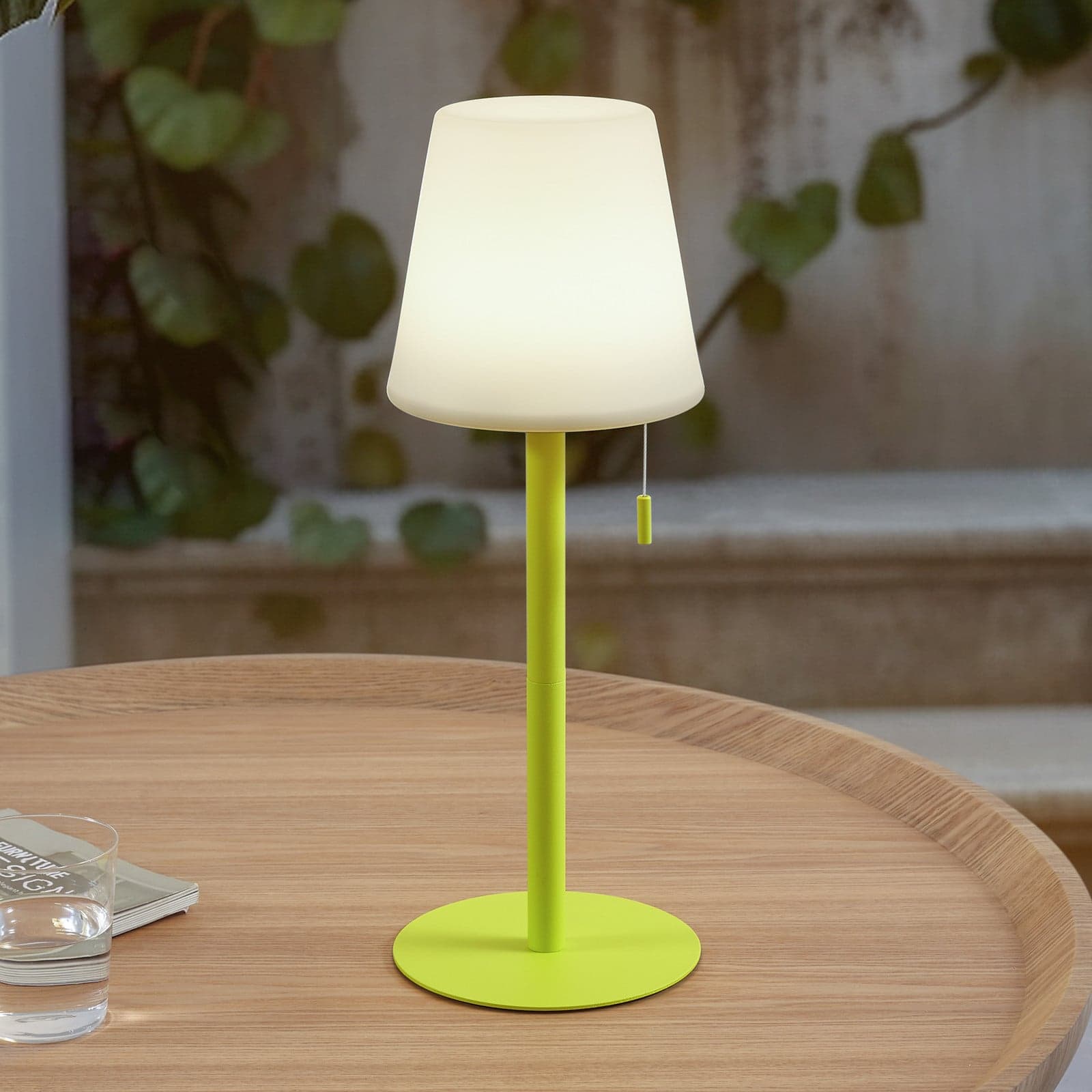Azalea LED Portable Pöytävalaisin IP44 Valkoinen/Keltainen - Lindby - Parveke - Moderni - Alumiini - Varjostimella