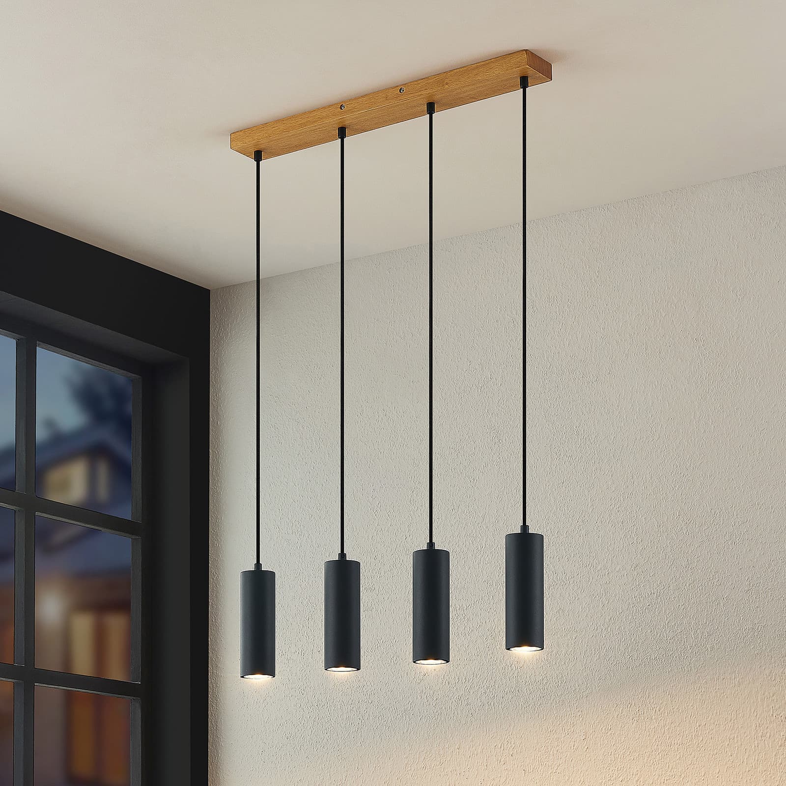 Maniva 4 Riippuvalaisin Black/Wood - Lindby - Keittiö - Moderni - Metalli - Monilamppuinen