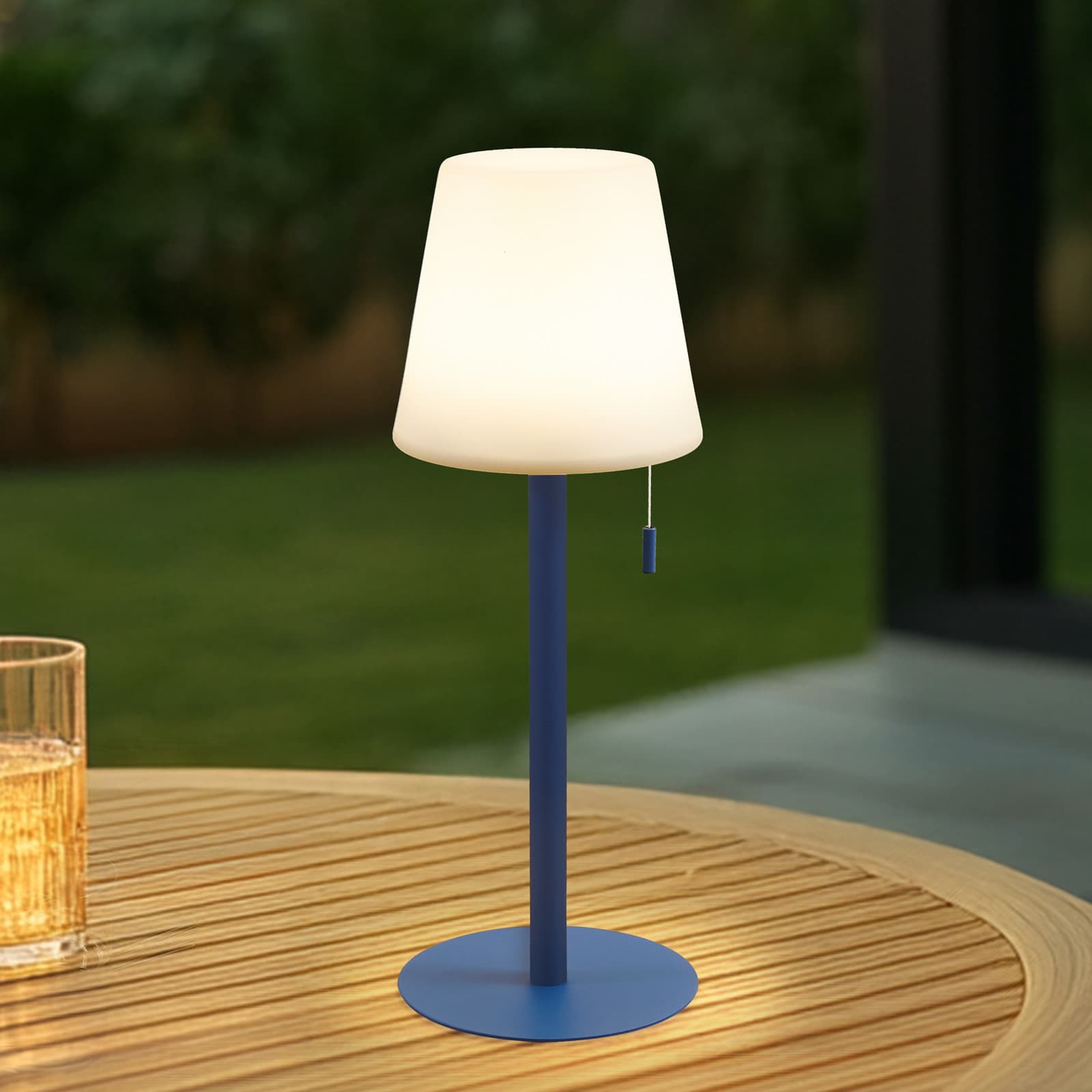 Azalea LED Portable Pöytävalaisin IP44 Valkoinen/Sininen Lindby - Parveke - Moderni - Alumiini - Varjostimella