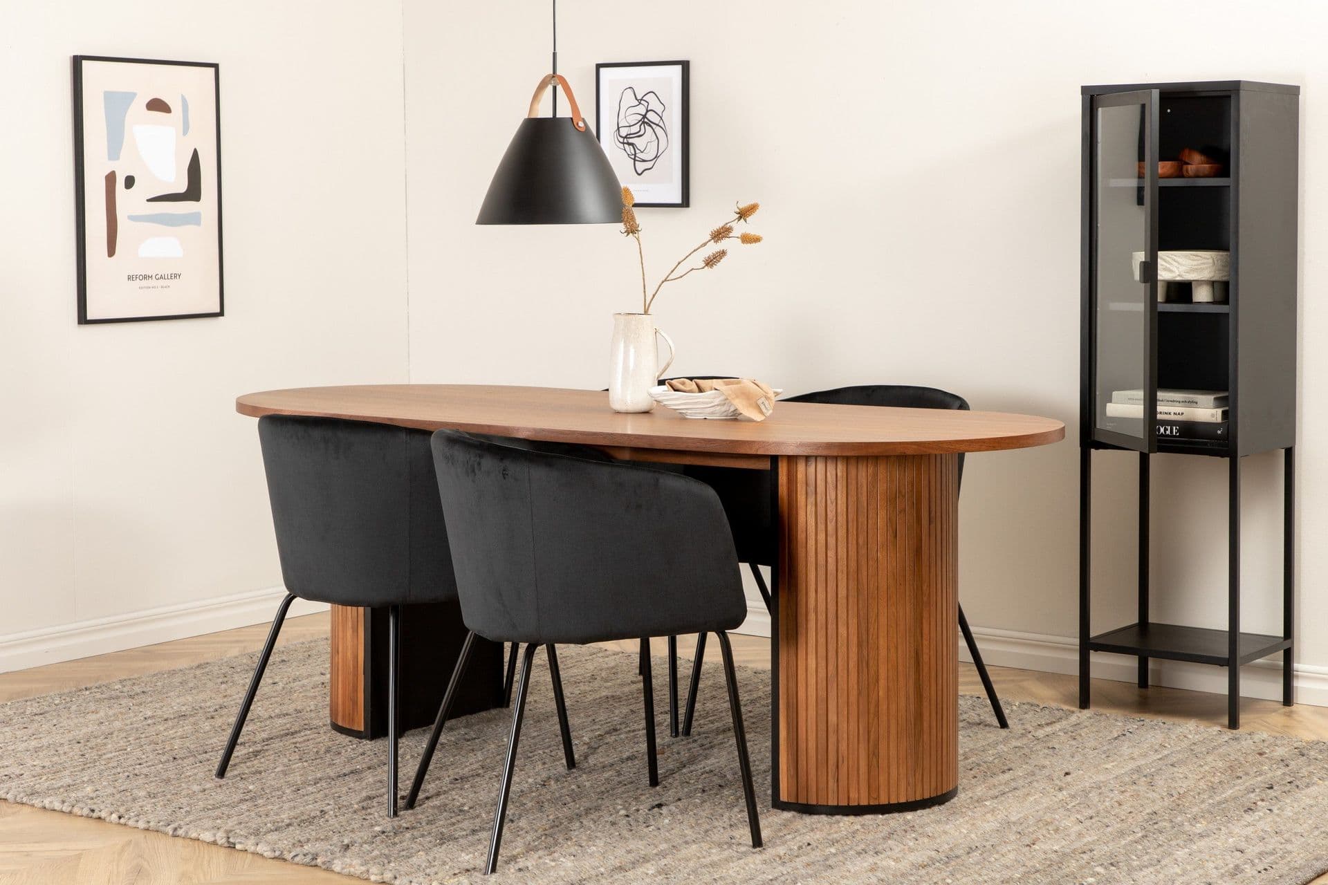 Venture Home Ruokailuryhmä Cinaba 200 cm Soikea sis 4 Beraid tuolia